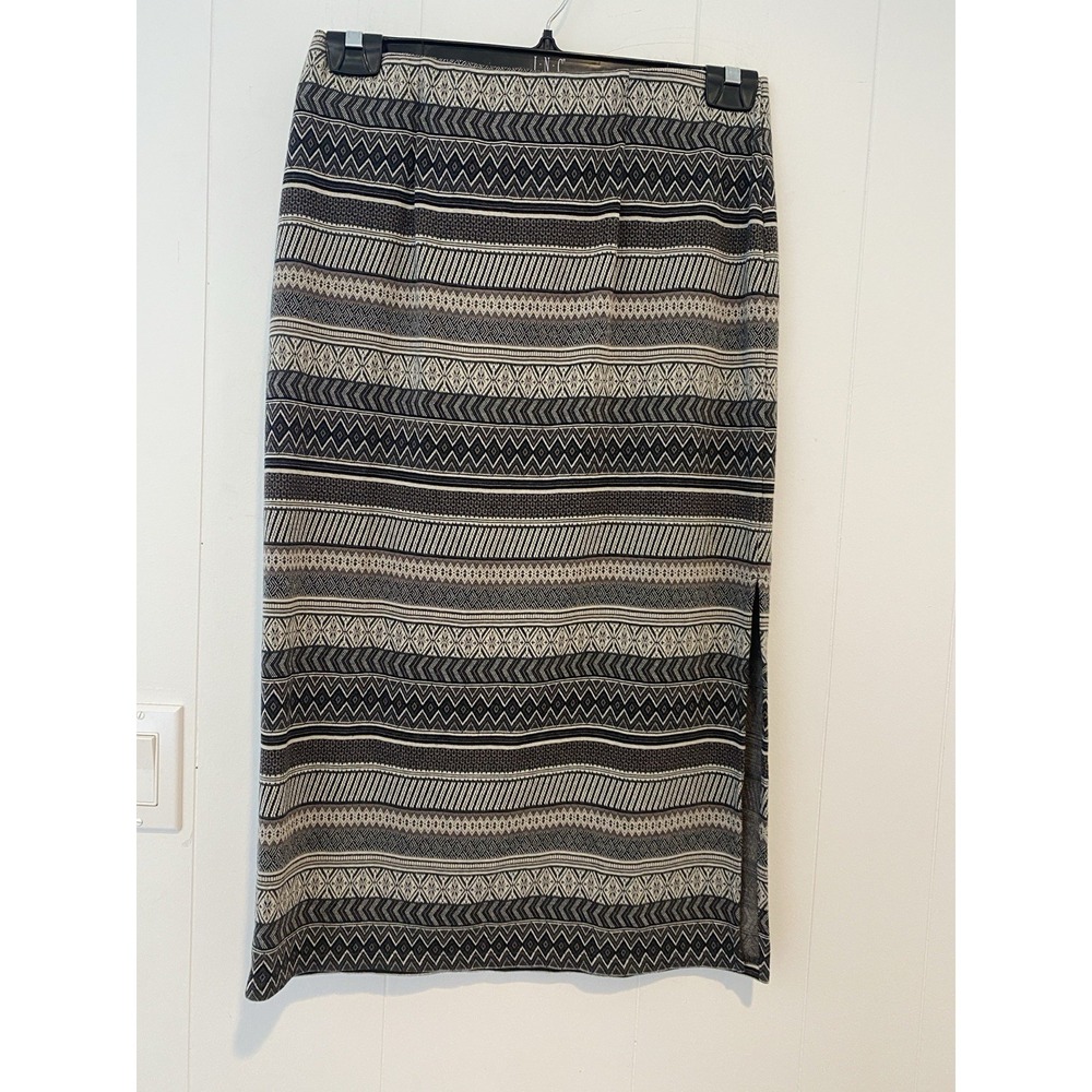 J. JILL New Women's Size SP Black  & White Aztec Knit Stretch Pencil Skirt